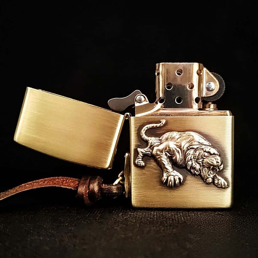 Descending Tiger Brass Lighter - Windproof Refillable Pocket Lighter for Men