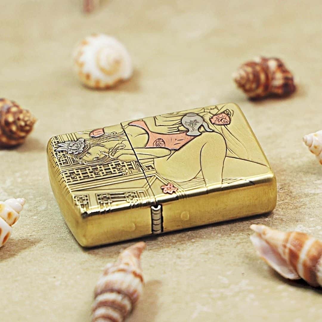 Classical Beauty Brass Lighter - Windproof Refillable Pocket Lighter for Men