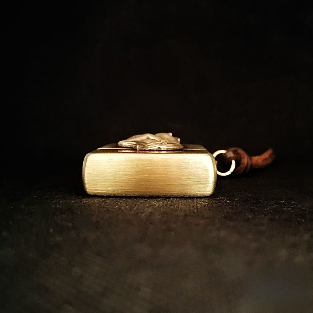 Authentic Zippo Vintage Brass Edition – Elegant Lady Relief Art Lighter